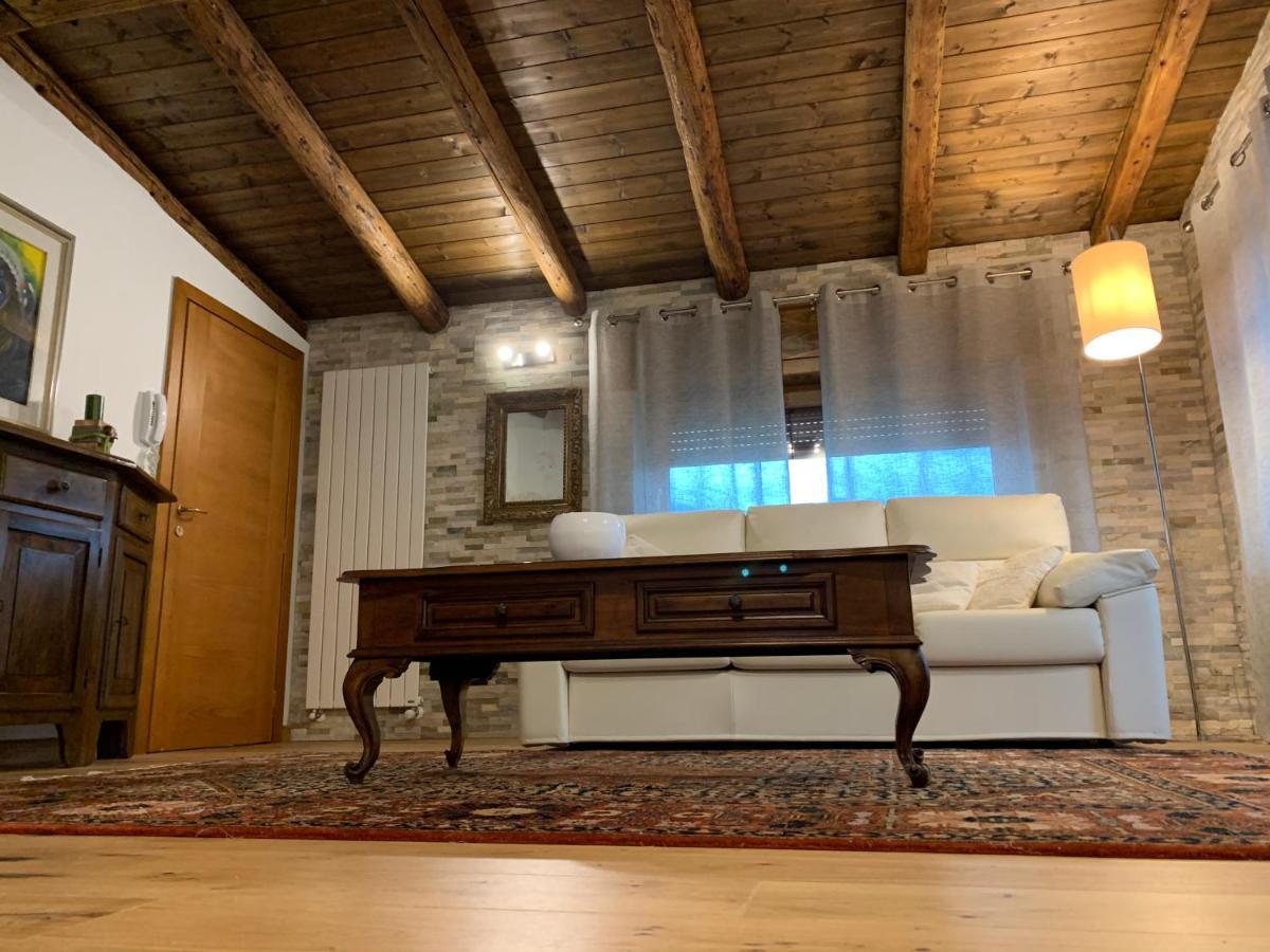 אפרטהוטל דומג'ה די קדורה Mansarda La Soffitta מראה חיצוני תמונה